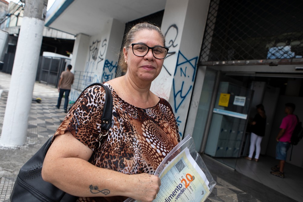 INSS: com falhas e sistema travado, pedidos de benefícios se acumulam e fila de espera chega a meses